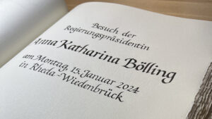 Eintrag in das Goldene Buch, Italic Calligraphy