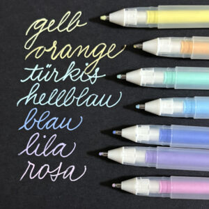 Handlettering auf schwarzem Papier